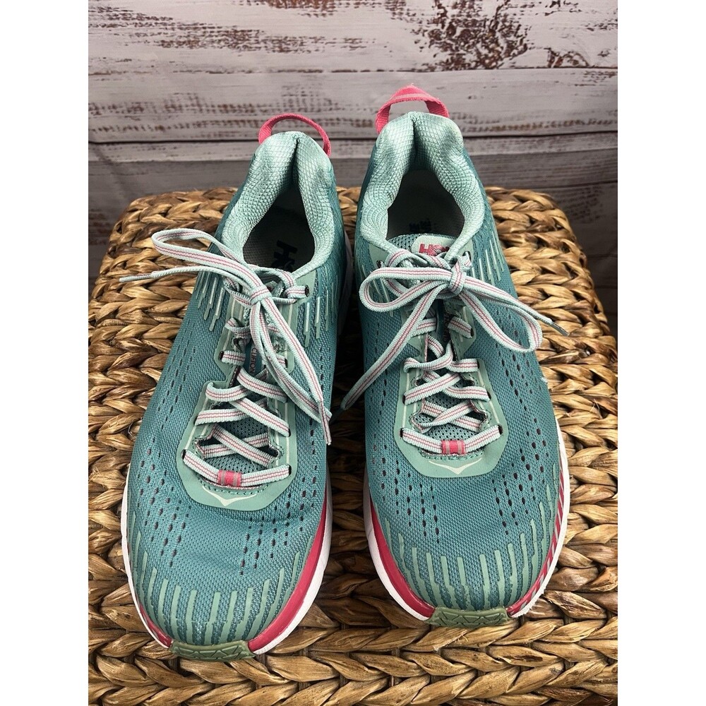 Hoka One One W Clifton 5 Women’s Running Shoes  1093756 MBRB - Size 8 USA.